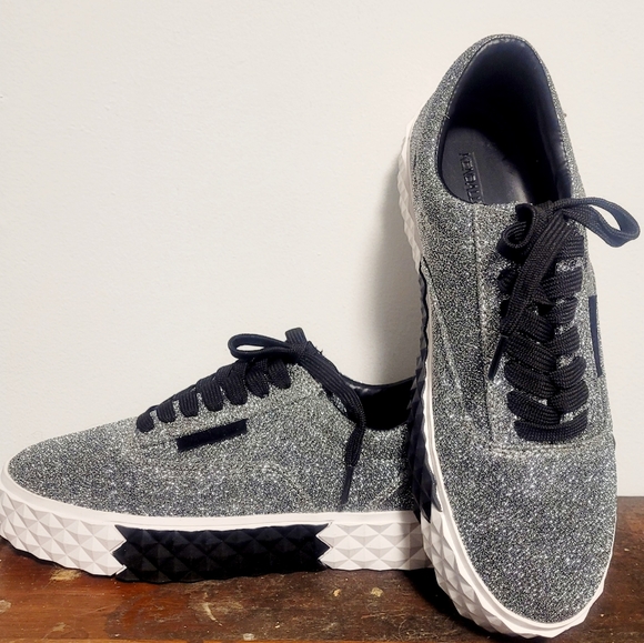 Kendall + Kylie casual sneaker - Picture 2 of 2